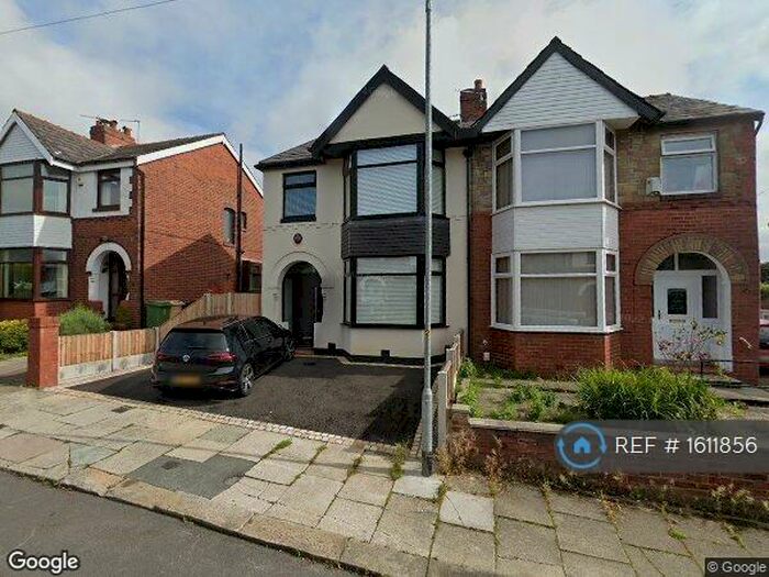 3 Bedroom Semi-Detached House To Rent In Woodsley Road, Bolton, BL1