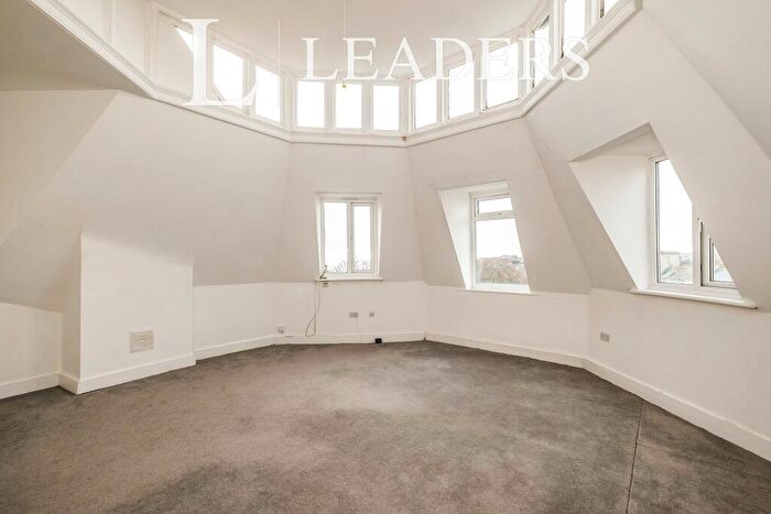 4 Bedroom Apartment To Rent In Warwick Mansions, Brighton Road, BN11