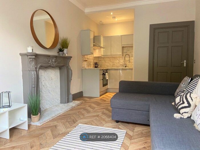 1 Bedroom Flat To Rent In Crathie Drive, Glasgow, G11