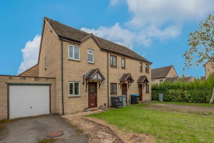 2 Bedroom End Of Terrace House To Rent In Manor Road, Cogges, Witney, Oxon, OX28