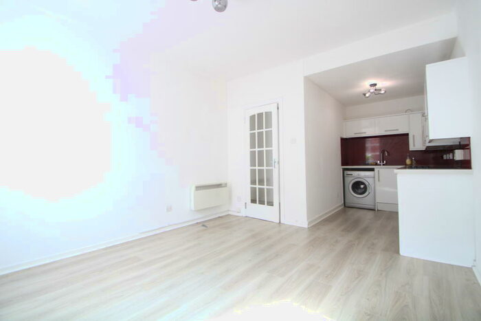 1 Bedroom Apartment To Rent In Bell Street, Merchant City, G4