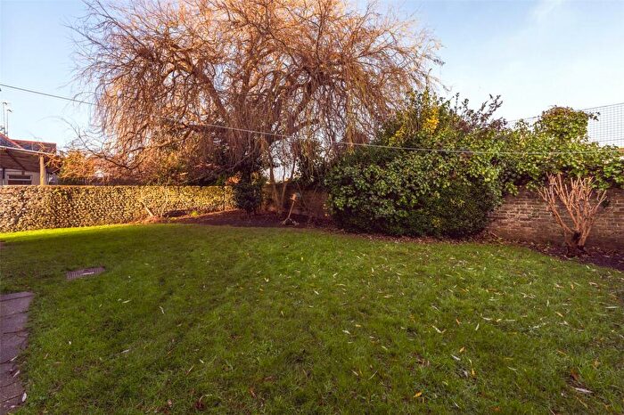 1 Bedroom Flat For Sale In Chesswood Road, Worthing, West Sussex, BN11