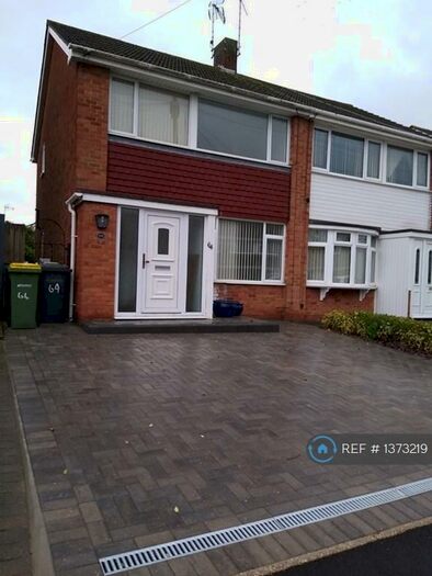 3 Bedroom Semi-Detached House To Rent In Windsor Way, Rayleigh, SS6