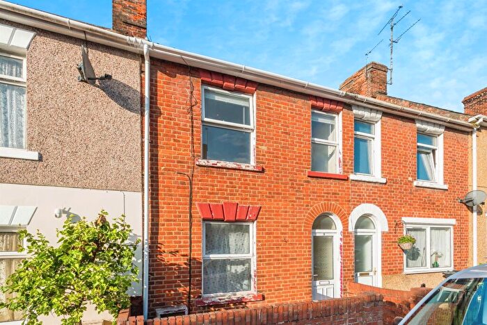 2 Bedroom House To Rent In Marlborough Street, Swindon, SN1