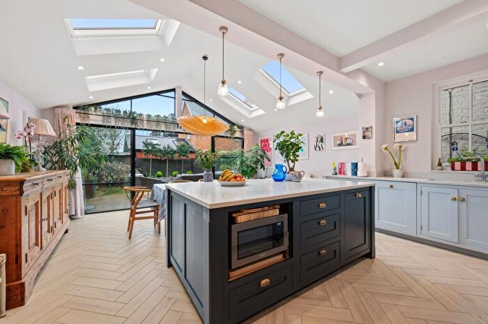 5 Bedroom Detached House For Sale In Holstein Avenue, Weybridge, KT13