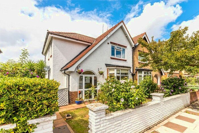 3 Bedroom Property To Rent In Chaucer Avenue, Richmond, Surrey, TW9