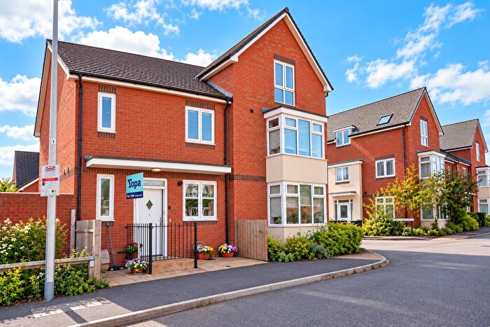 3 Bedroom Semi Detached House For Sale In Laing Close, Rugby, CV21