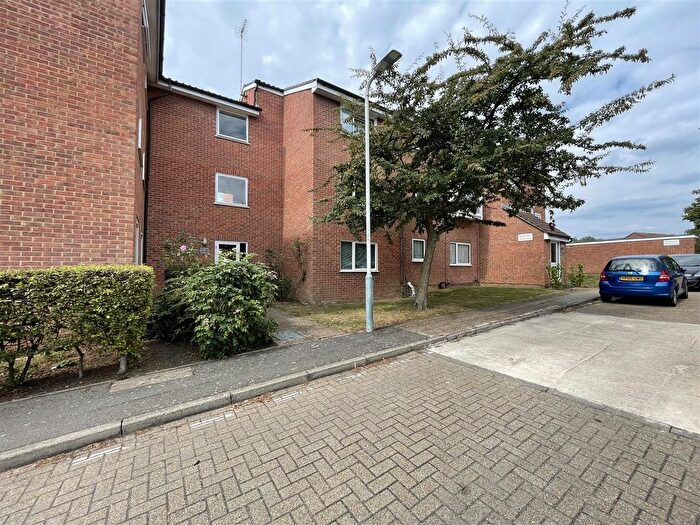 Studio To Rent In Aylsham Drive, Ickenham, Uxbridge, UB10