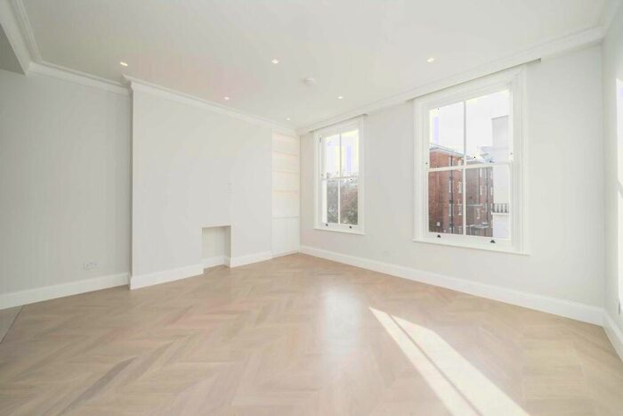 3 Bedroom Maisonette To Rent In Edith Grove, Chelsea, SW10