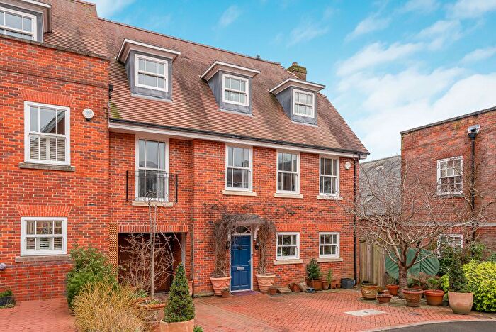 4 Bedroom End Of Terrace House For Sale In Miller Close, Redbourn, AL3