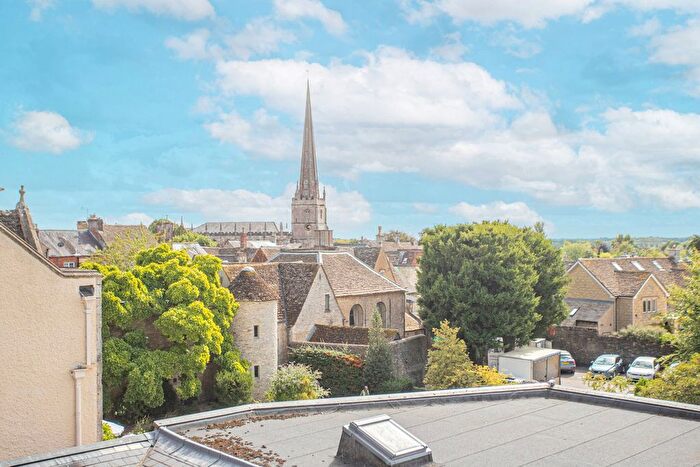 3 Bedroom Flat For Sale In Long Street, Tetbury, GL8