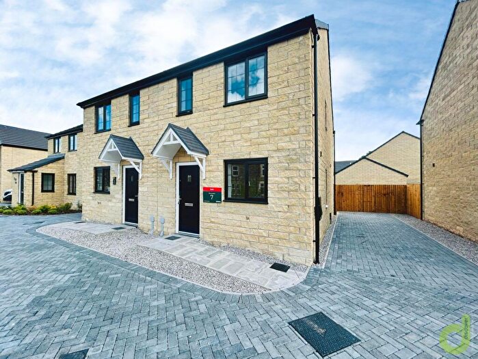 3 Bedroom Semi-Detached House To Rent In Bancroft Close, Earby, BB18