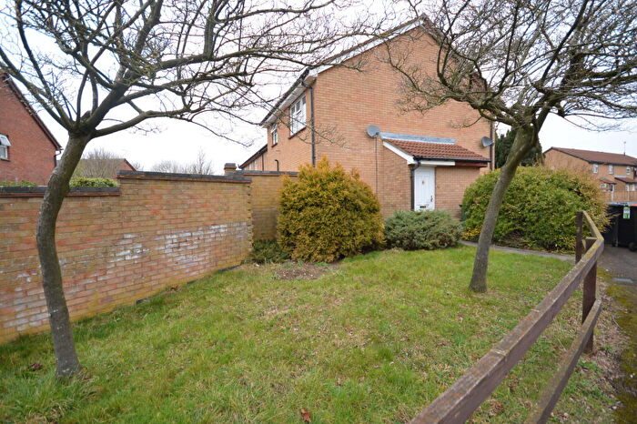 1 Bedroom End Of Terrace House For Sale In Gainsborough Drive, Houghton Regis, LU5