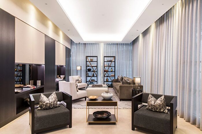 3 Bedroom Flat To Rent In Kings Gate Walk, London, SW1E