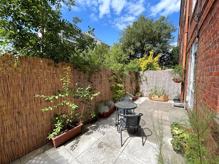 1 Bedroom Apartment For Sale In Cherry Garden Street, London, SE16