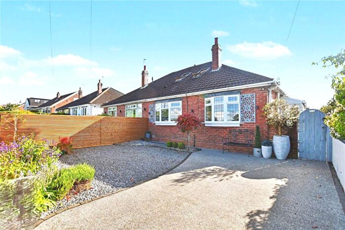 3 Bedroom Bungalow For Sale In Austhorpe Lane, Leeds, West Yorkshire, LS15