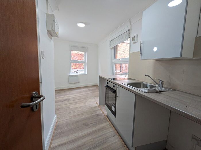 Studio To Rent In High Road, Willesden, London, NW10