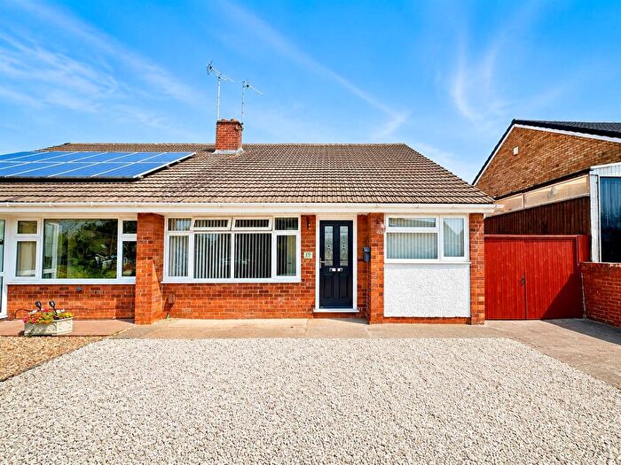 2 Bedroom Semi Detached Bungalow For Sale In Hat Road, Leicester, LE3