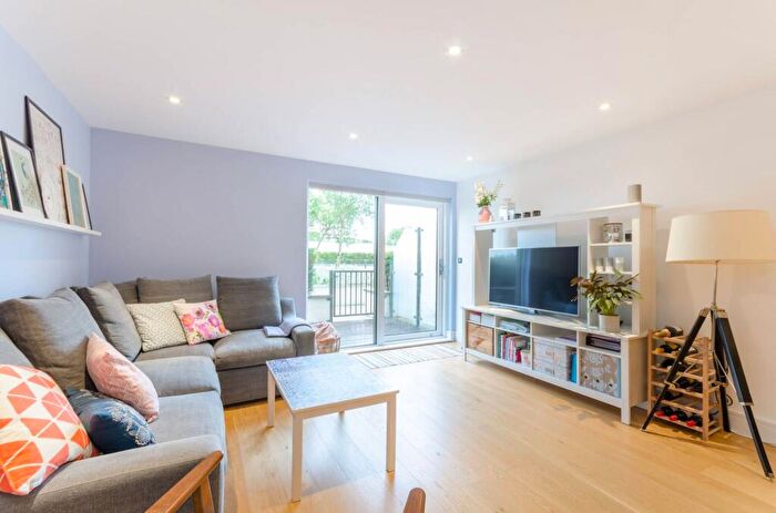 1 Bedroom Flat To Rent In Skerne Road, Kingston, Kingston Upon Thames, KT2