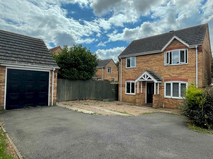 3 Bedroom Detached House For Sale In Cornflower Close, Stamford, PE9