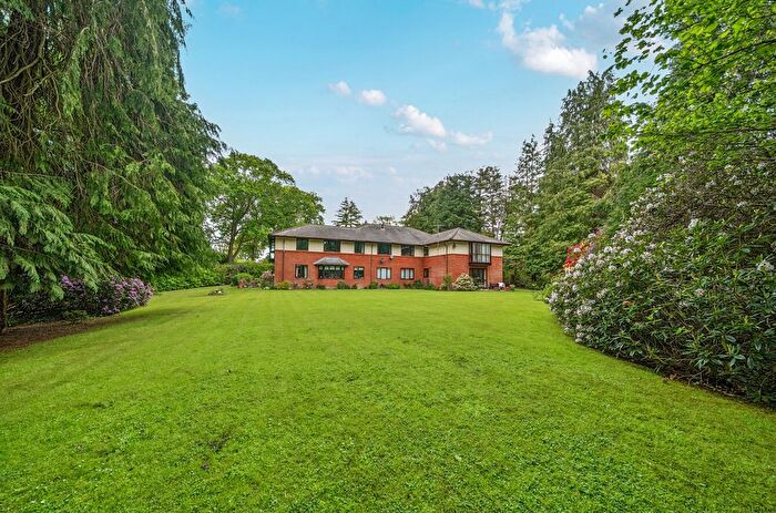 3 Bedroom Flat For Sale In Crossways Road, Hindhead, Hampshire, GU26
