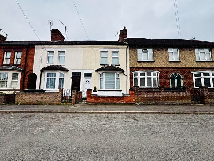 3 Bedroom House To Rent In Pratt Road, Rushden, NN10