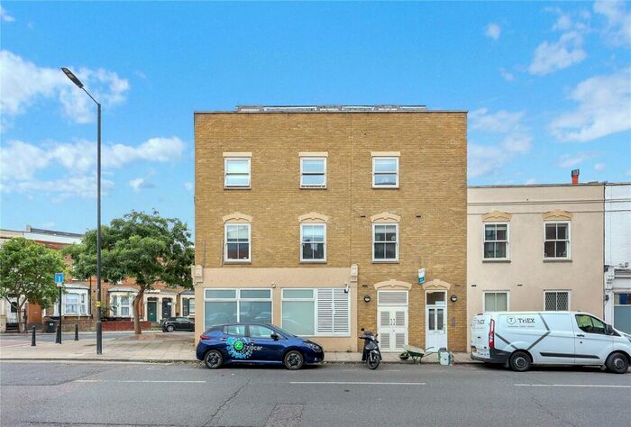 3 Bedroom Apartment To Rent In Northwold Road, London, E5