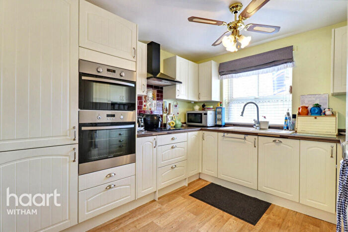 4 Bedroom Detached House For Sale In Stebbens Way, Heybridge, CM9
