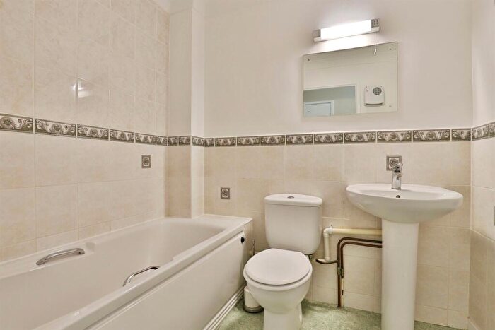 1 Bedroom Retirement Property To Rent In Homeoaks House, Wimborne Road, BH2