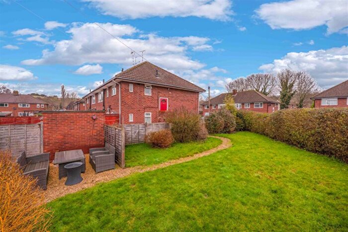 2 Bedroom Maisonette For Sale In Arden Road, Henley-In-Arden, B95