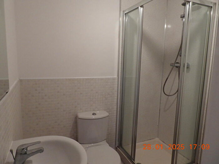 2 Bedroom Flat To Rent In Charlotte Street, Glasgow, G1