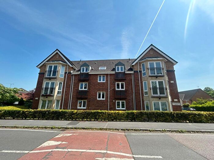 2 Bedroom Flat For Sale In Middlewood Drive East, Sheffield, South Yorkshire, S6