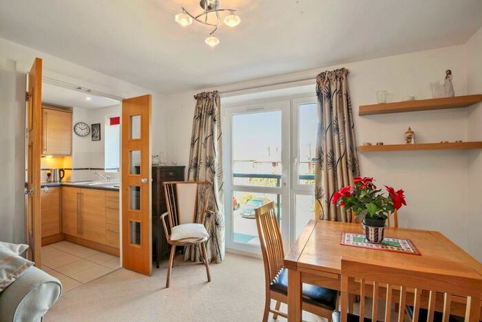 1 Bedroom Flat For Sale In Bailey Court, New Writtle Street, Chelmsford, CM2