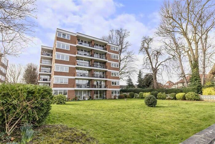 2 Bedroom Flat To Rent In River Reach, Teddington, TW11
