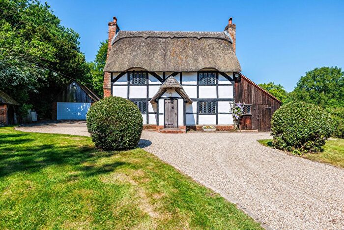 4 Bedroom Cottage For Sale In Basingstoke Road, Riseley, RG7