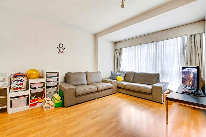 2 Bedroom Apartment For Sale In Maresfield Gardens, Hampstead, London, NW3