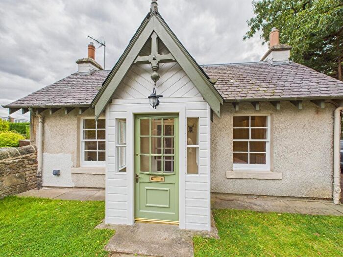 2 Bedroom Flat To Rent In Kinellan Road, Edinburgh, EH12