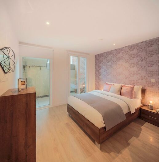 3 Bedroom Flat To Rent In Pressing Lane, Hayes UB3