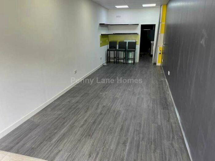 Commercial Property To Rent In Shop To Let - 73a Clippens Road, Linwood, PA3