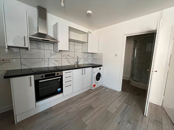 Studio To Rent In Waterloo Road, Southampton, SO15