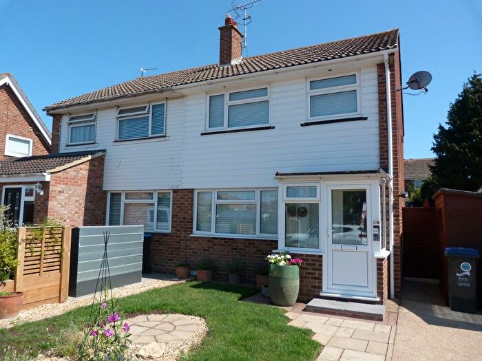 3 Bedroom Semi-Detached House For Sale In The Maples, Broadstairs, CT10