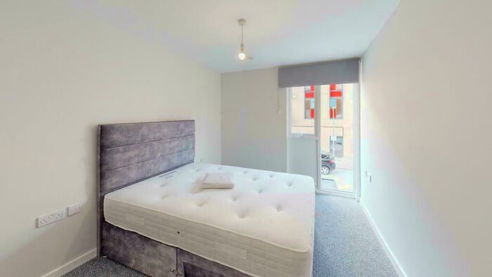 2 Bedroom Apartment To Rent In Queensway, Southampton, Hampshire, SO14