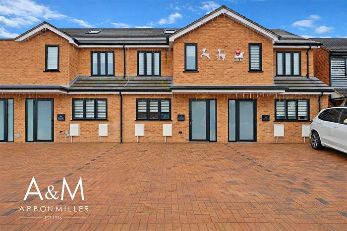 Property For Sale In Hamilton Drive, Romford, RM3