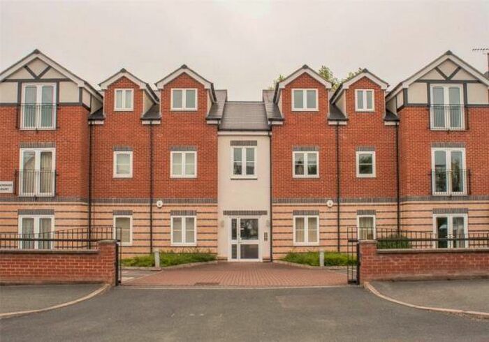 3 Bedroom Property To Rent In Roundhay Court, Sutherland Avenue, Roundhay, Leeds, LS8