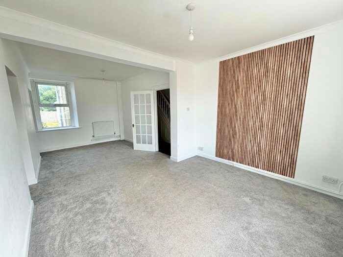 3 Bedroom Semi-Detached House For Sale In Whitley Road, Loughor, Swansea, SA4