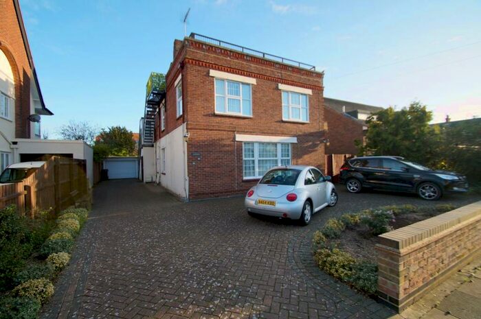 3 Bedroom Flat To Rent In Harold Road, Frinton On Sea, CO13