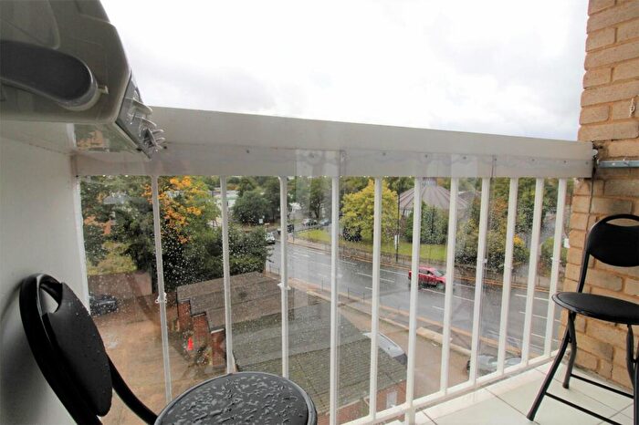 2 Bedroom Apartment To Rent In Blackbird Hill, London, NW9