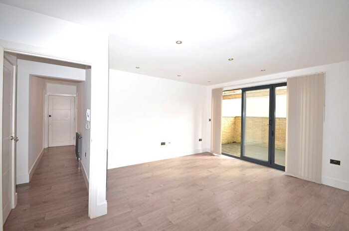 2 Bedroom Flat To Rent In Westow Street, Crystal Palace, SE19