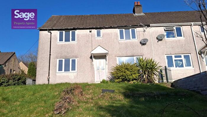 3 Bedroom End Of Terrace House For Sale In Ael-Y-Bryn Terrace, Treowen, Newbridge, NP11
