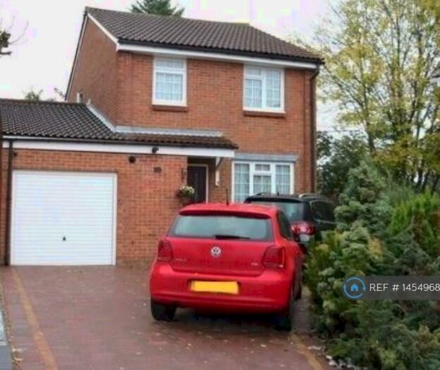 3 Bedroom Detached House To Rent In Shepherds Close, Orpington, BR6